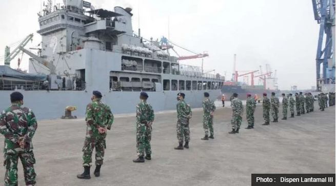 Kapal Perang India Pembawa Bantuan COVID-19 Tiba di Jakarta